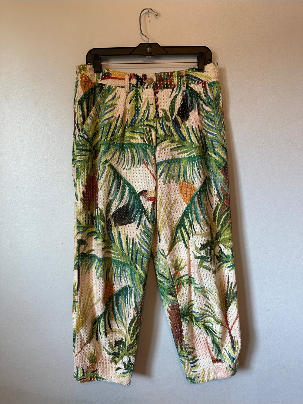 FARM Rio Toucan Paradise Cotton Crop Eyelet Pants Size M Resort Boho Statement - Picture 3 of 8